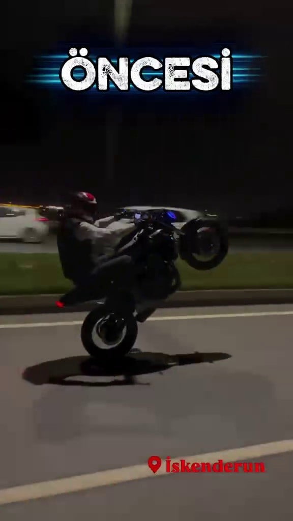 HATAY’DA PLAKASINI SÖKTÜĞÜ MOTOSİKLETLE AKROBASİK ŞOVLAR YAPAN VE O ANLARI SOSYAL MEDYADA PAYLAŞAN...