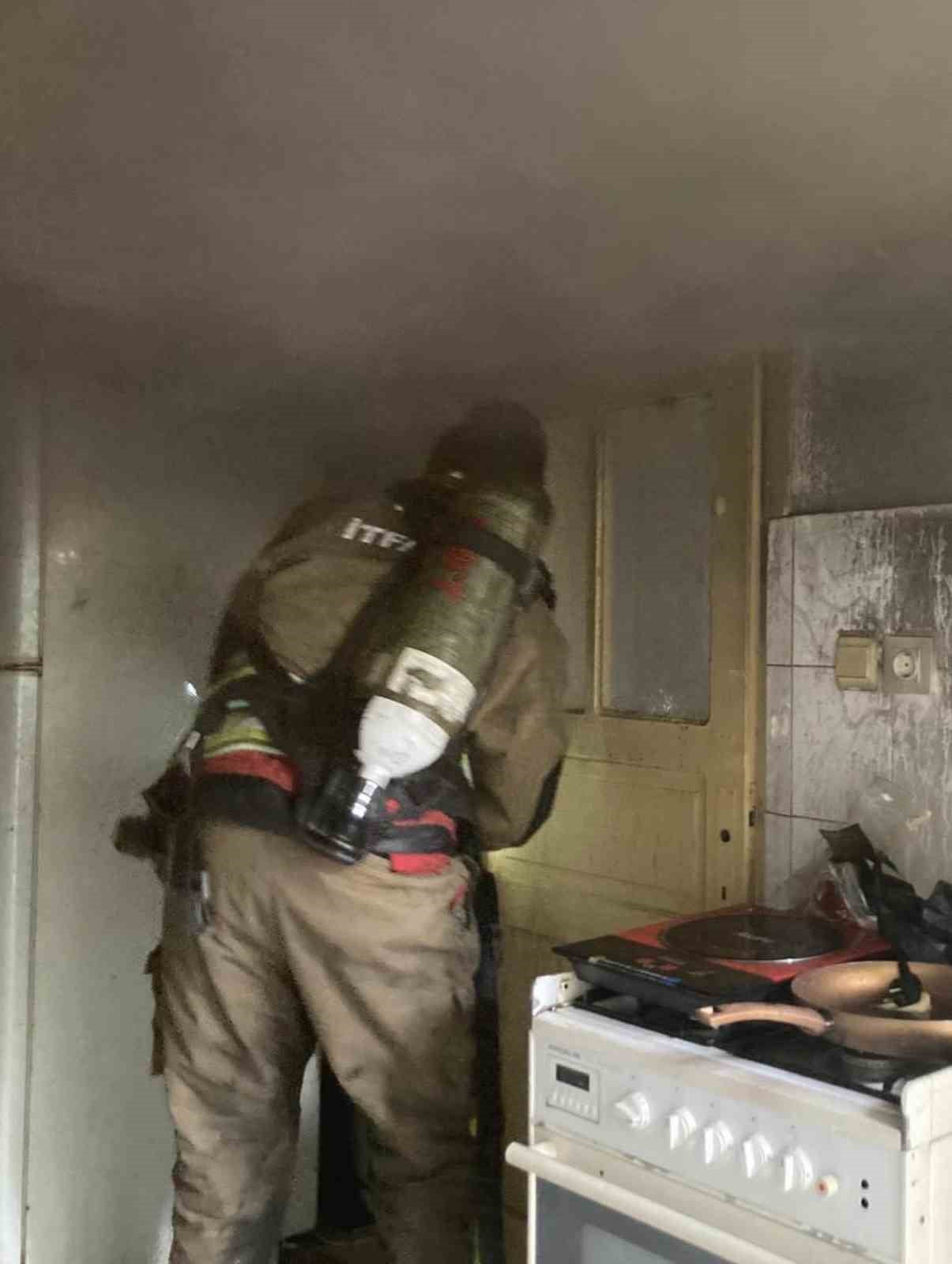 HATAY (İHA) - HATAY’IN DÖRTYOL İLÇESİNDE ÇIKAN EV YANGINI KISA SÜREDE KONTROL ALTINA ALINDI