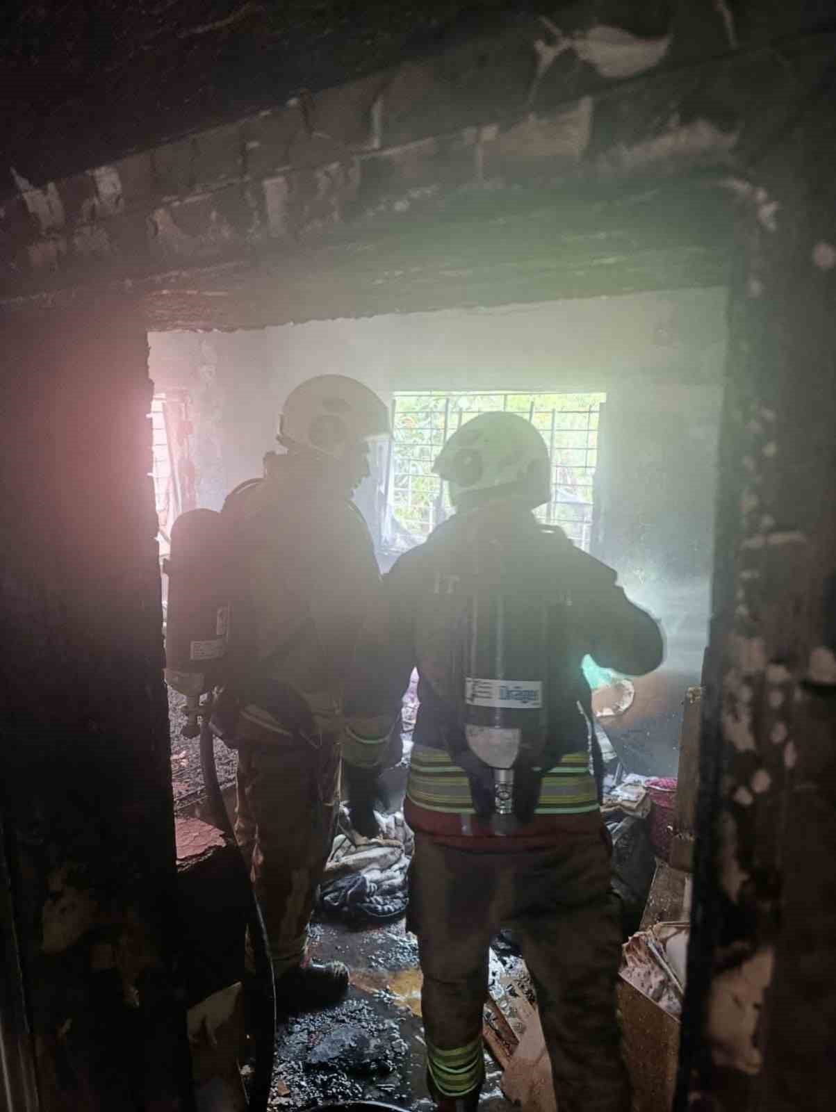 HATAY’IN İSKENDERUN İLÇESİNDE ÇIKAN EV YANGINI KISA SÜREDE KONTROL ALTINA ALINDI