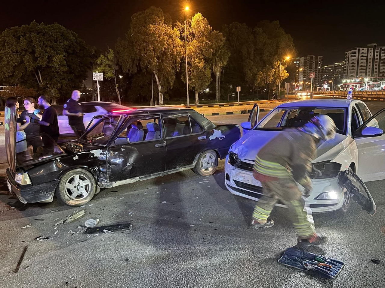 HATAY’IN İSKENDERUN İLÇESİNDE TAYFUR SÖKMEN BULVARI'DA MEVKİİNDE TRAFİK KAZASI YAŞANDI.SÜRÜCÜSÜNÜN...