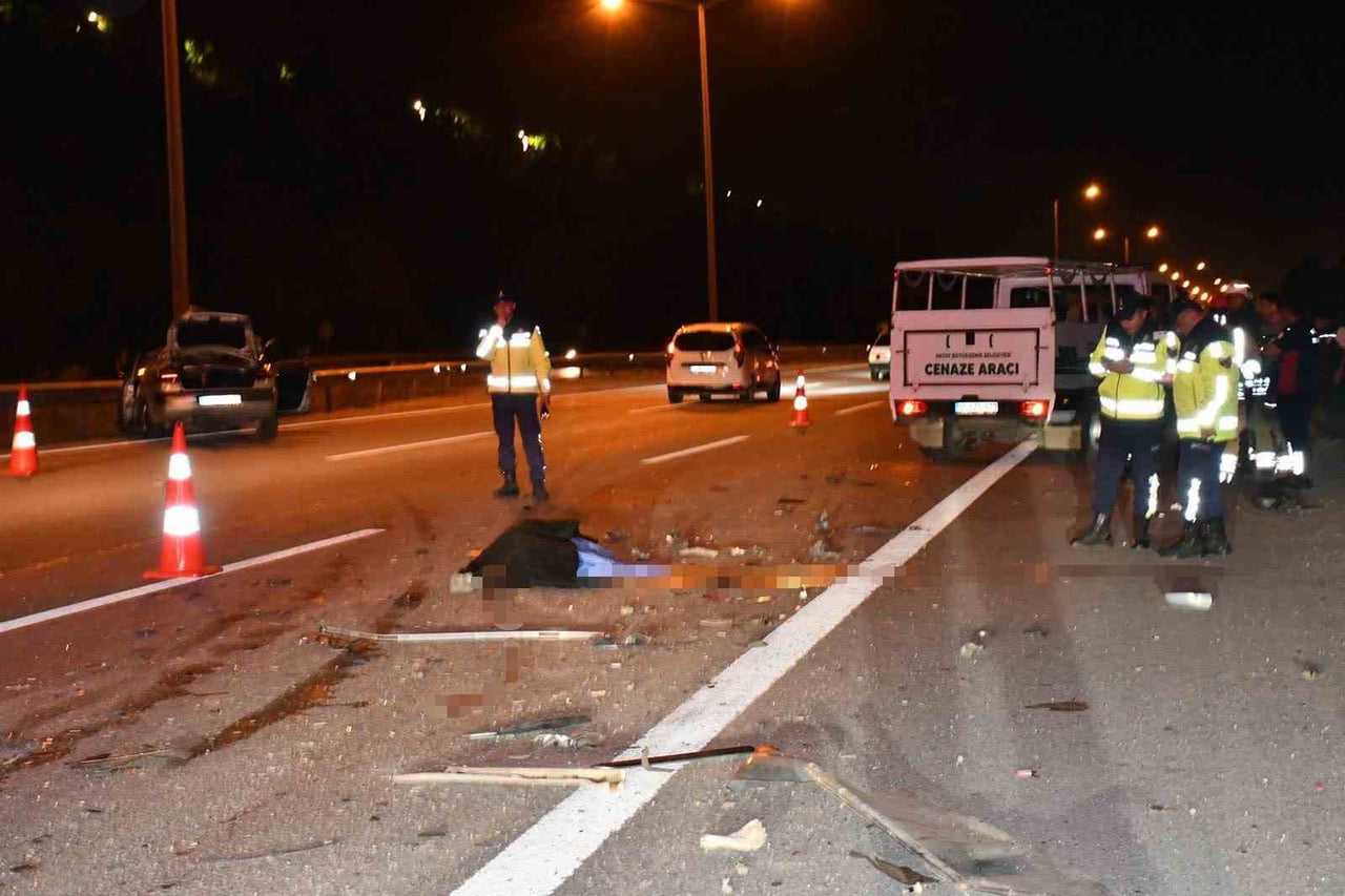 HATAY’IN İSKENDERUN İLÇESİNDE TIRLA ÇARPIŞARAK HURDAYA DÖNEN OTOMOBİLDEKİ, 18 YAŞINDAKİ GENÇ KIZ...