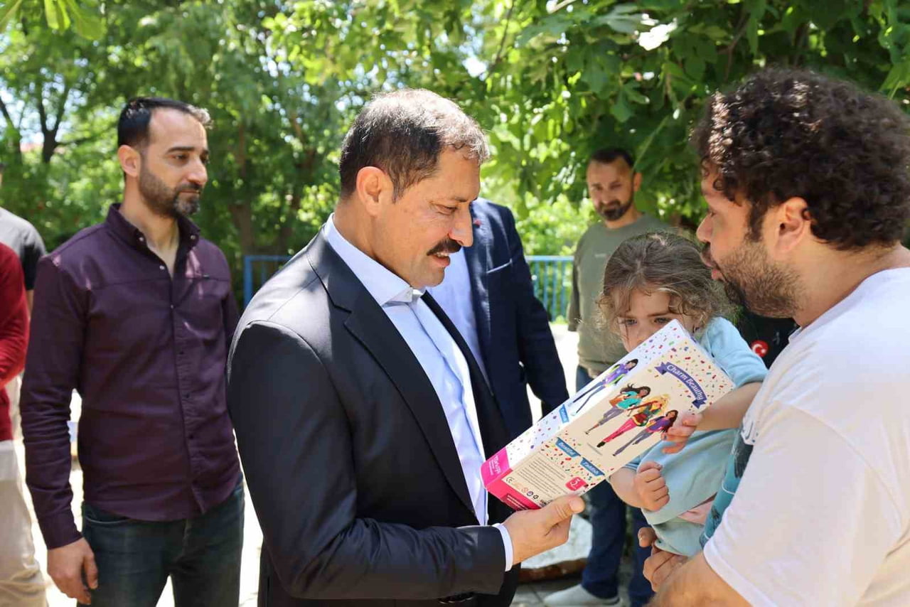 HATAY VALİSİ MUSTAFA MASATLI, DEFNE’DE YOĞUN YAĞIŞLARDAN ETKİLENEN BÖLGELERDE İNCELEMELERDE...