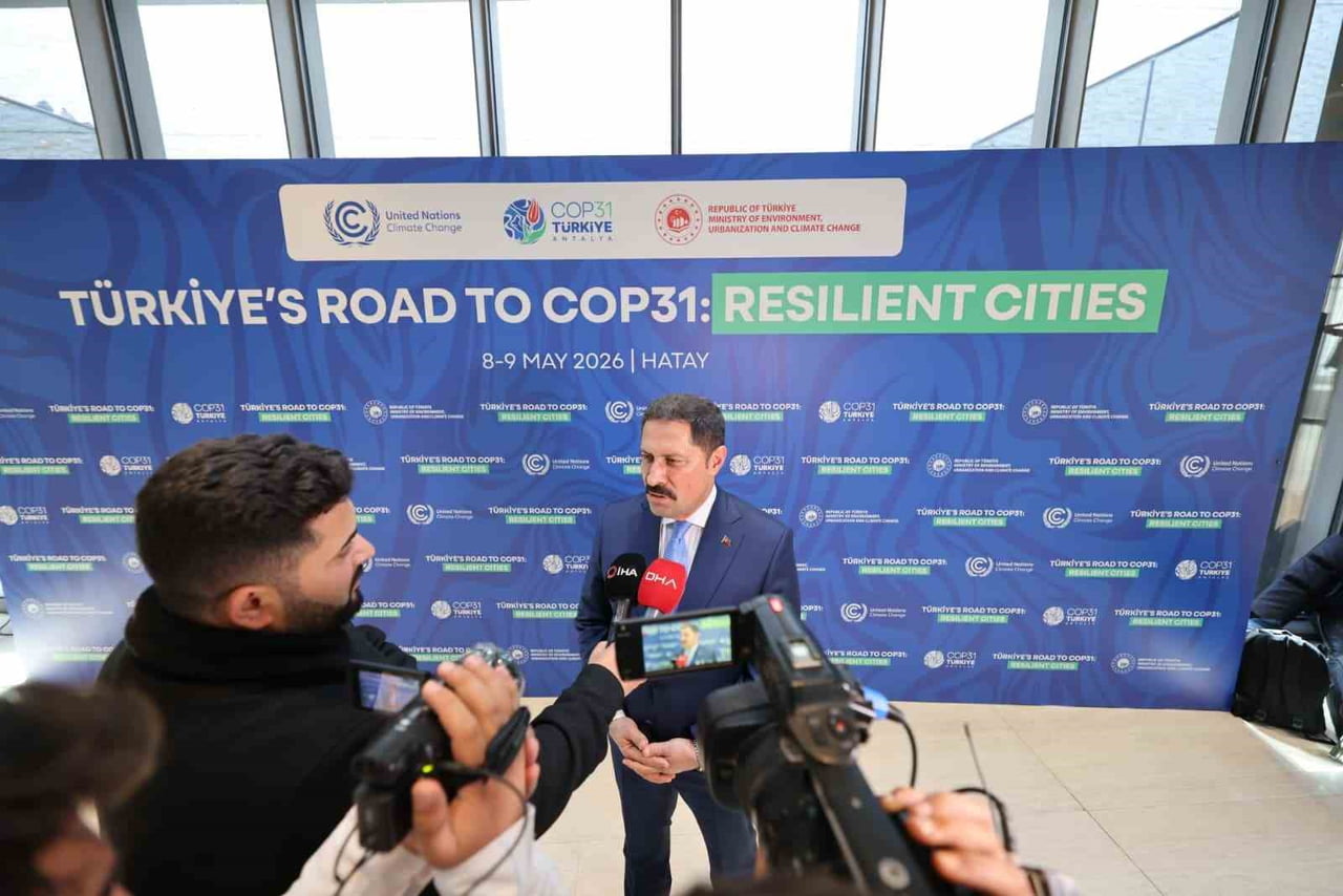 HATAY VALİSİ MUSTAFA MASATLI, KENTTE DÜZENLENEN COP31 ZİRVESİNE KATILAN YABANCI HEYETLERİN...