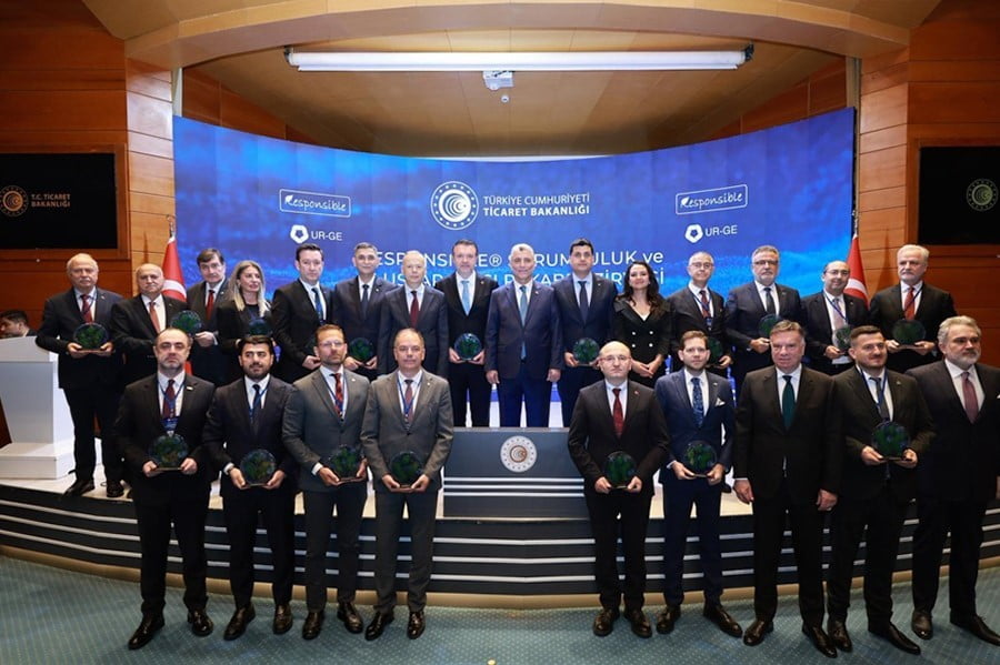 HAYATA GEÇİRDİĞİ PROJELER İLE KENT EKONOMİSİNİN LOKOMOTİF SEKTÖRLERİNİ KÜRESEL PAZARLARLA...