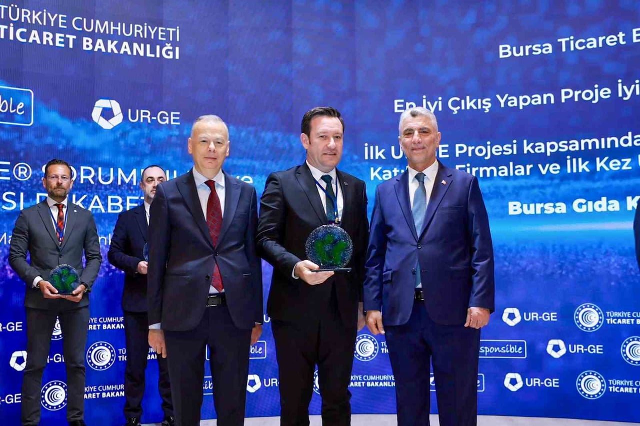 HAYATA GEÇİRDİĞİ PROJELER İLE KENT EKONOMİSİNİN LOKOMOTİF SEKTÖRLERİNİ KÜRESEL PAZARLARLA...