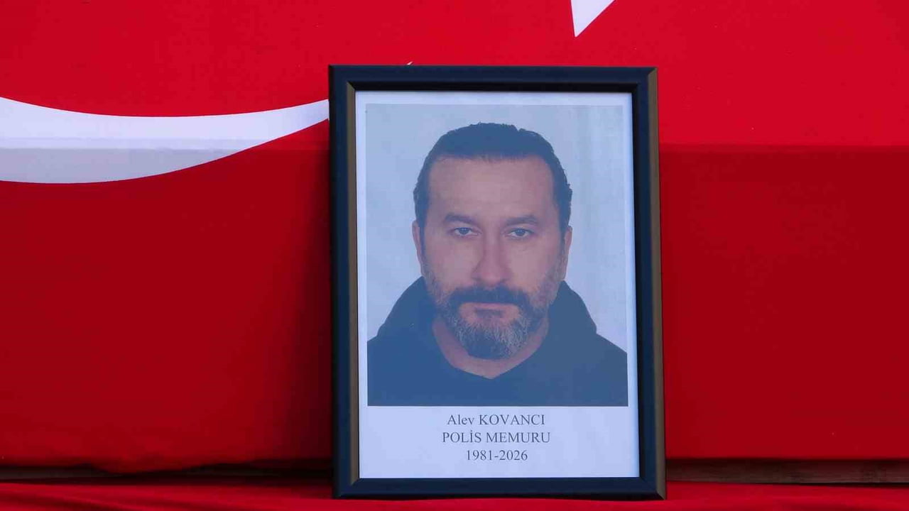 HAYATINI KAYBEDEN POLİS MEMURU