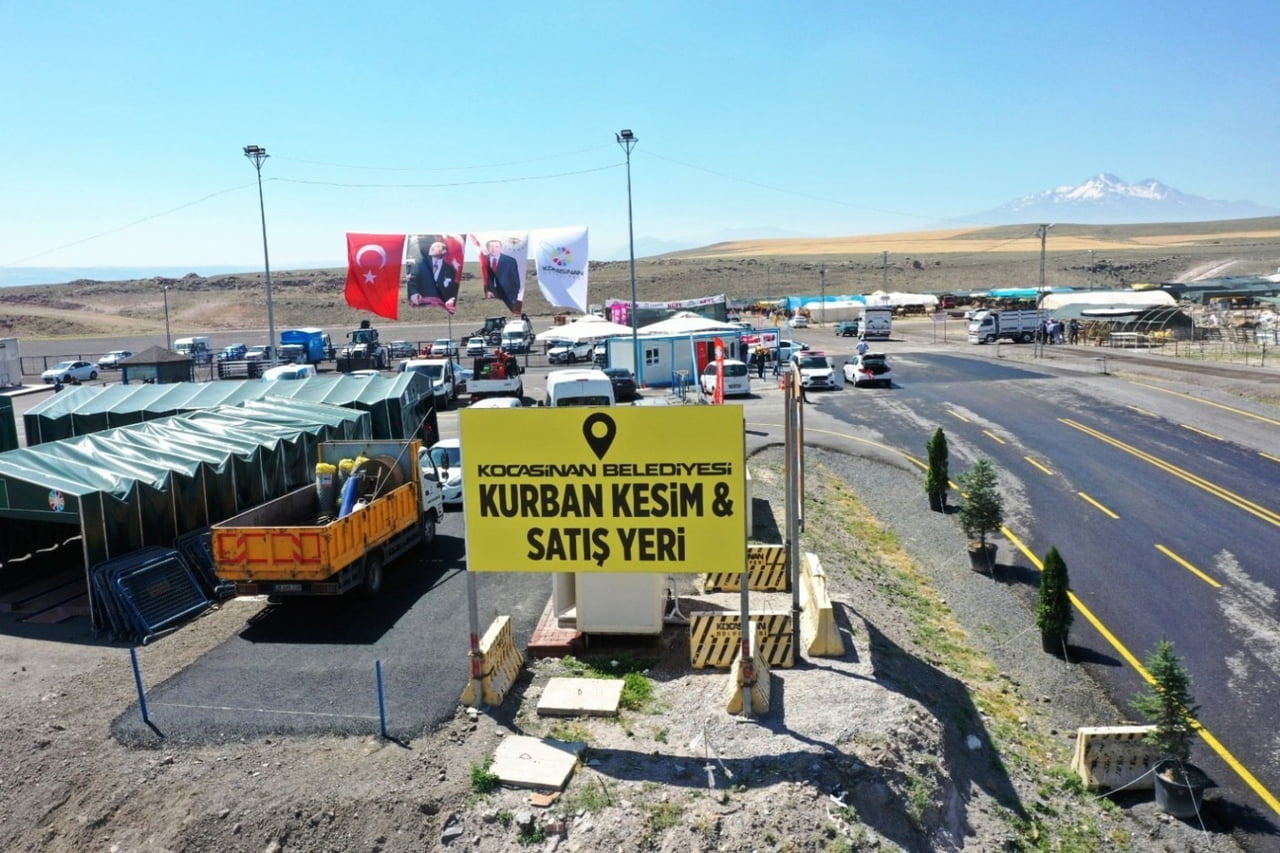 HER YIL KAYSERİLİLERİN KURBAN İBADETLERİNİ KONFORLU BİR ŞEKİLDE YERİNE GETİRMELERİNİ SAĞLAYAN...