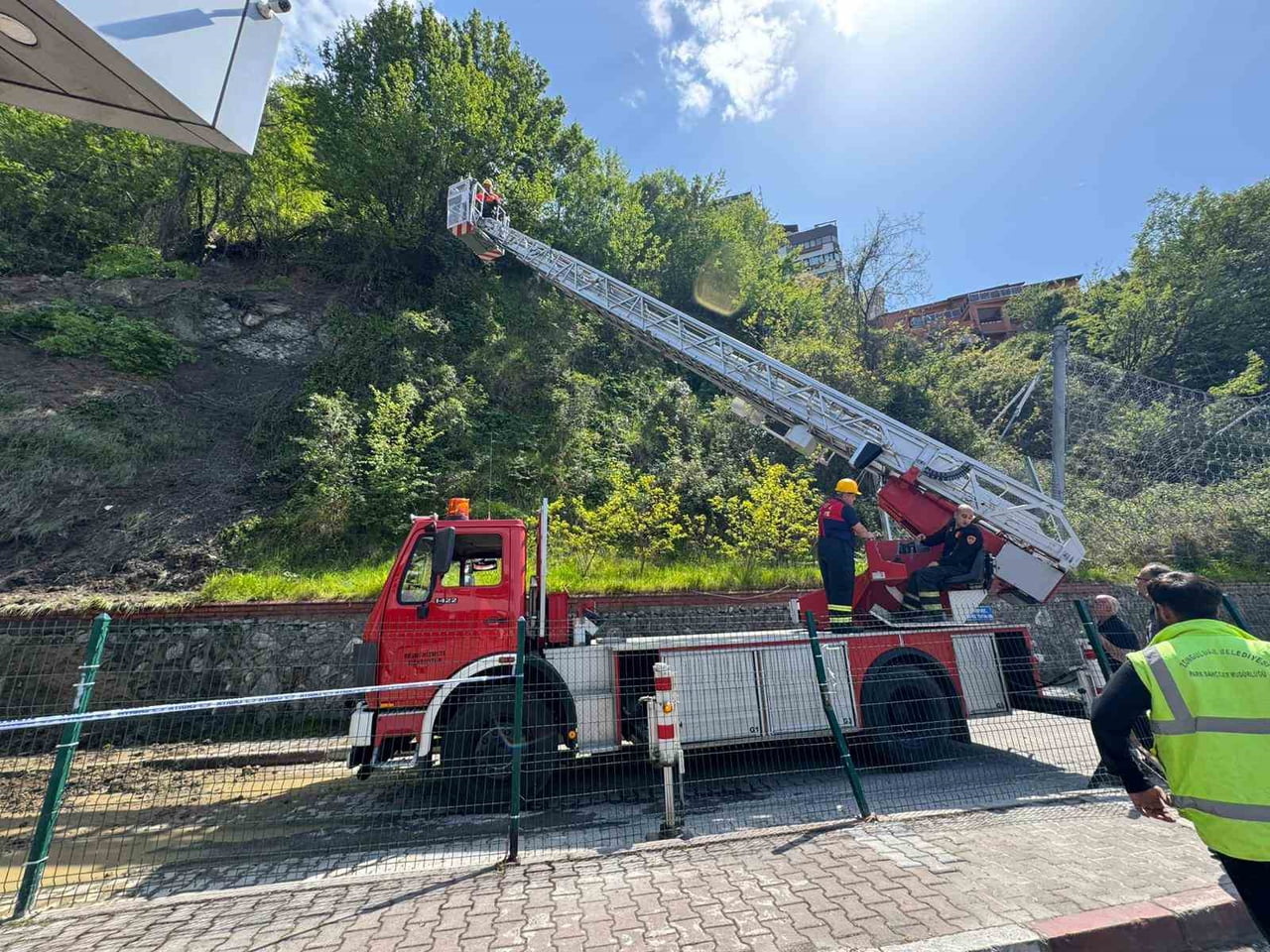 HEYELANIN ARDINDAN EKİPLER TEMİZLİK ÇALIŞMASI BAŞLATTI.