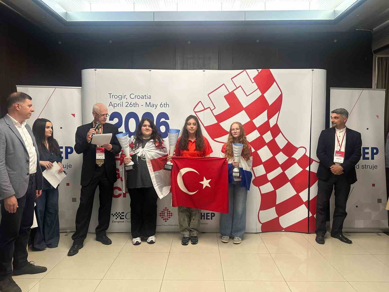 HIRVATİSTAN’IN TROGİR ŞEHRİNDE DÜZENLENEN AVRUPA OKULLAR SATRANÇ ŞAMPİYONASI’NA TÜRKİYE’Yİ...