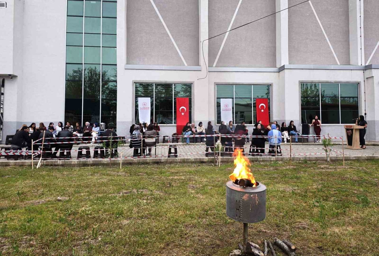 HİSARCIK'TA GENÇLİK HAFTASI ETKİNLİĞİ DÜZENLENDİ