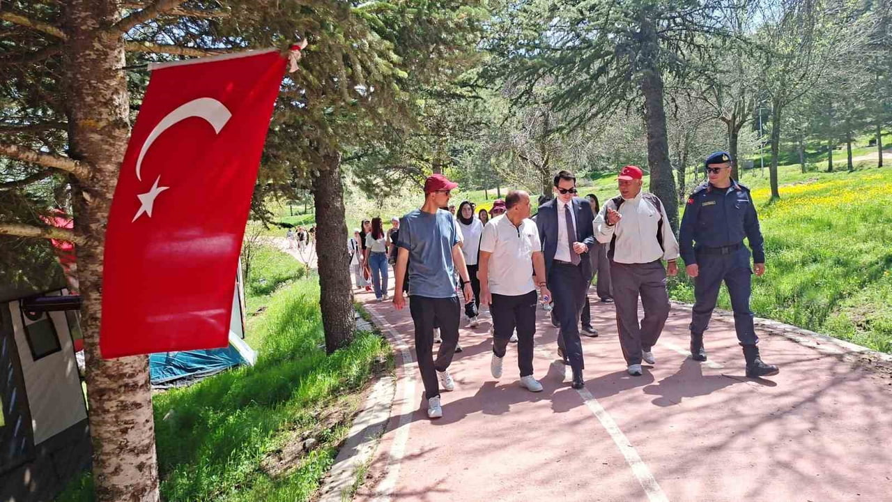 HİSARCIK MYO ÖĞRENCİLERİ GÖLCÜK YAYLASINDA DOĞA YÜRÜYÜŞÜNE KATILDI