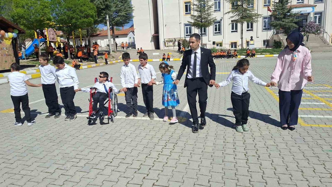 HİSARCIK’TA ENGELSİZ FARKINDALIK ŞENLİĞİ