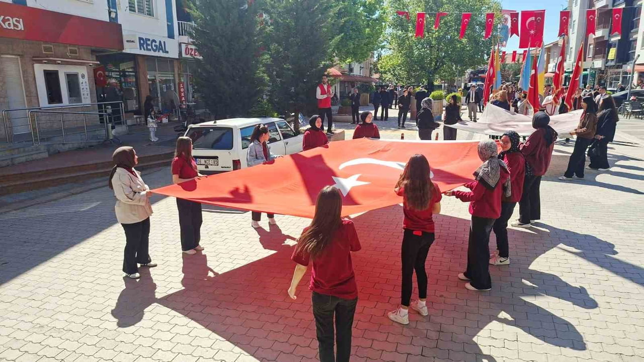 HİSARCIK’TA GENÇLİK YÜRÜYÜŞÜ DÜZENLENDİ