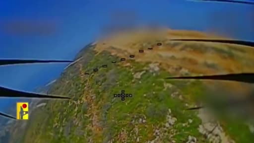 Hizbullah, İsrail'in işgal ettiği Lübnan'ın Tyre bölgesinde İsrail ordusuna ait bir mevzide...
