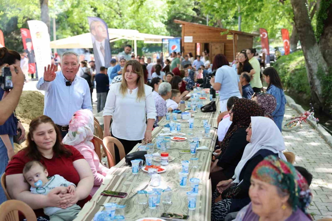 HONAZ BELEDİYESİ TARAFINDAN DÜZENLENEN ANNELER GÜNÜ BULUŞMASI YOĞUN KATILIMLA...