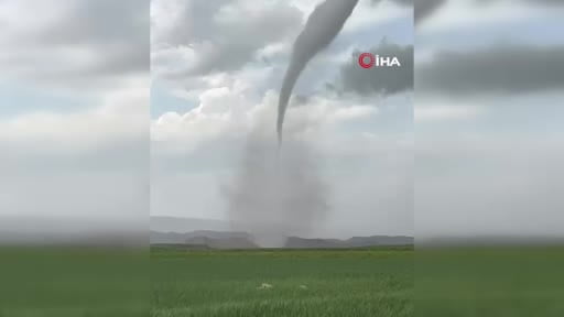 Hortum köyü savaş alanına çevirdi...O anlar kamerada
