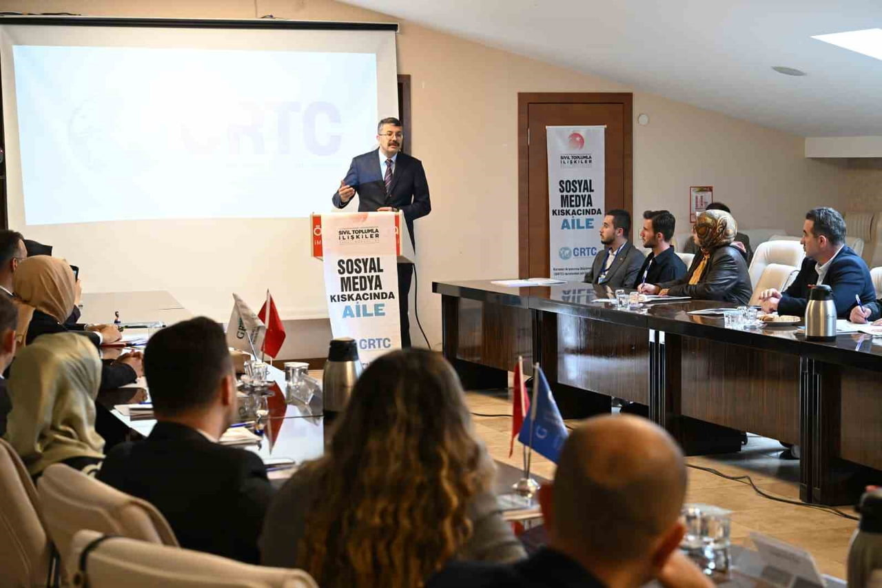 İÇİŞLERİ BAKAN YARDIMCISI ALİ ÇELİK KONUŞMA YAPTI