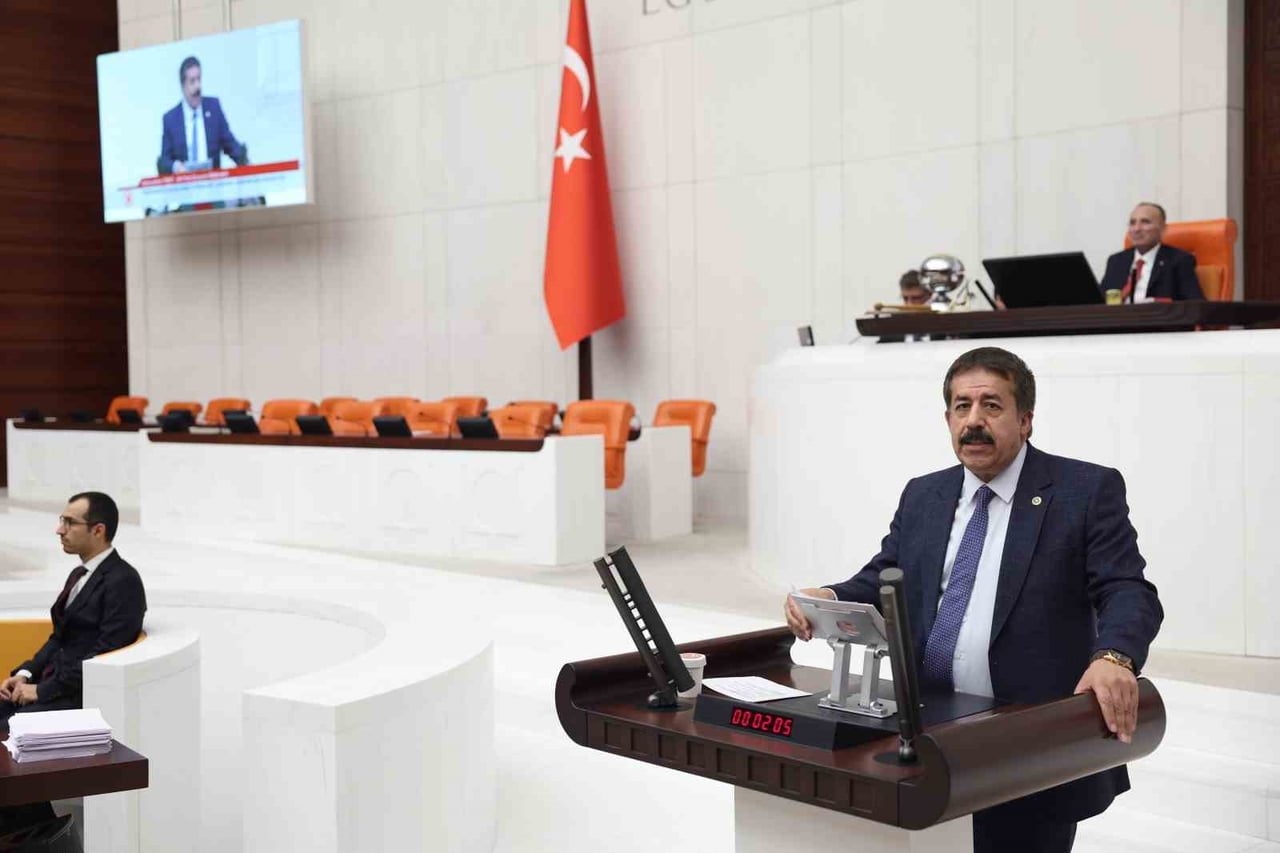 İÇİŞLERİ BAKANI MUSTAFA ÇİFTÇİ’NİN VALİLİK GÖREVİNDEYKEN UYGULADIĞI ‘ERZURUM MODELİ’YLE KENTTEKİ...