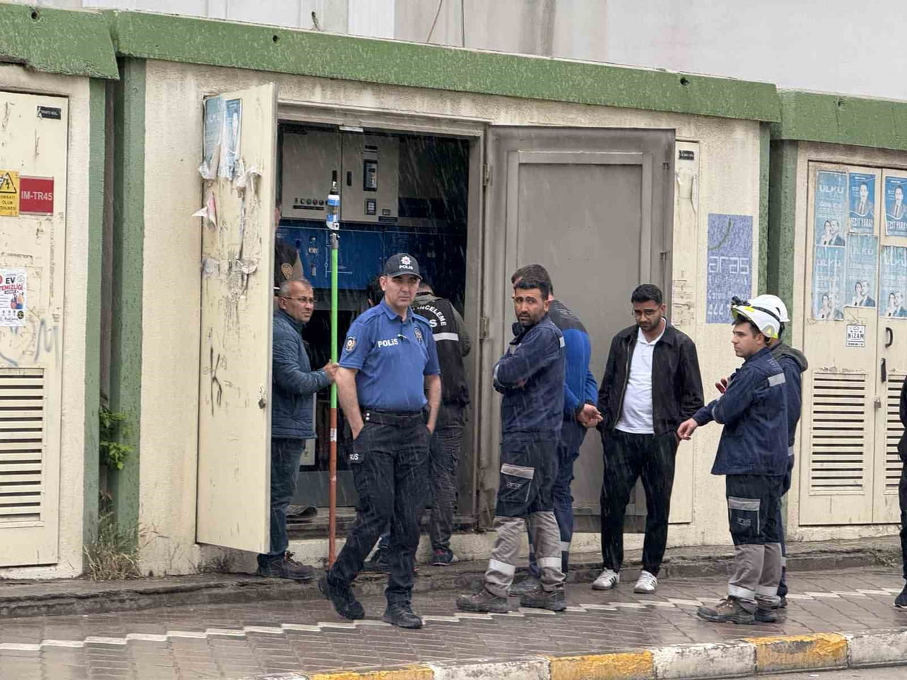 IĞDIR'DA ARIZALI TRAFODA ÇALIŞMA YAPTIĞI SIRADA ELEKTRİK AKIMINA KAPILAN BİR İŞÇİ HASTANEYE...