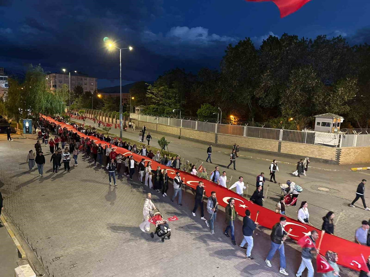 IĞDIR'DA "GENÇLİK YÜRÜYÜŞÜ" DÜZENLENDİ
