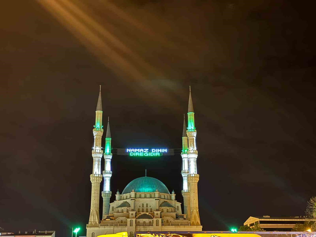 IĞDIR MERKEZ ULU CAMİİ’NE DİJİTAL LED MAHYA