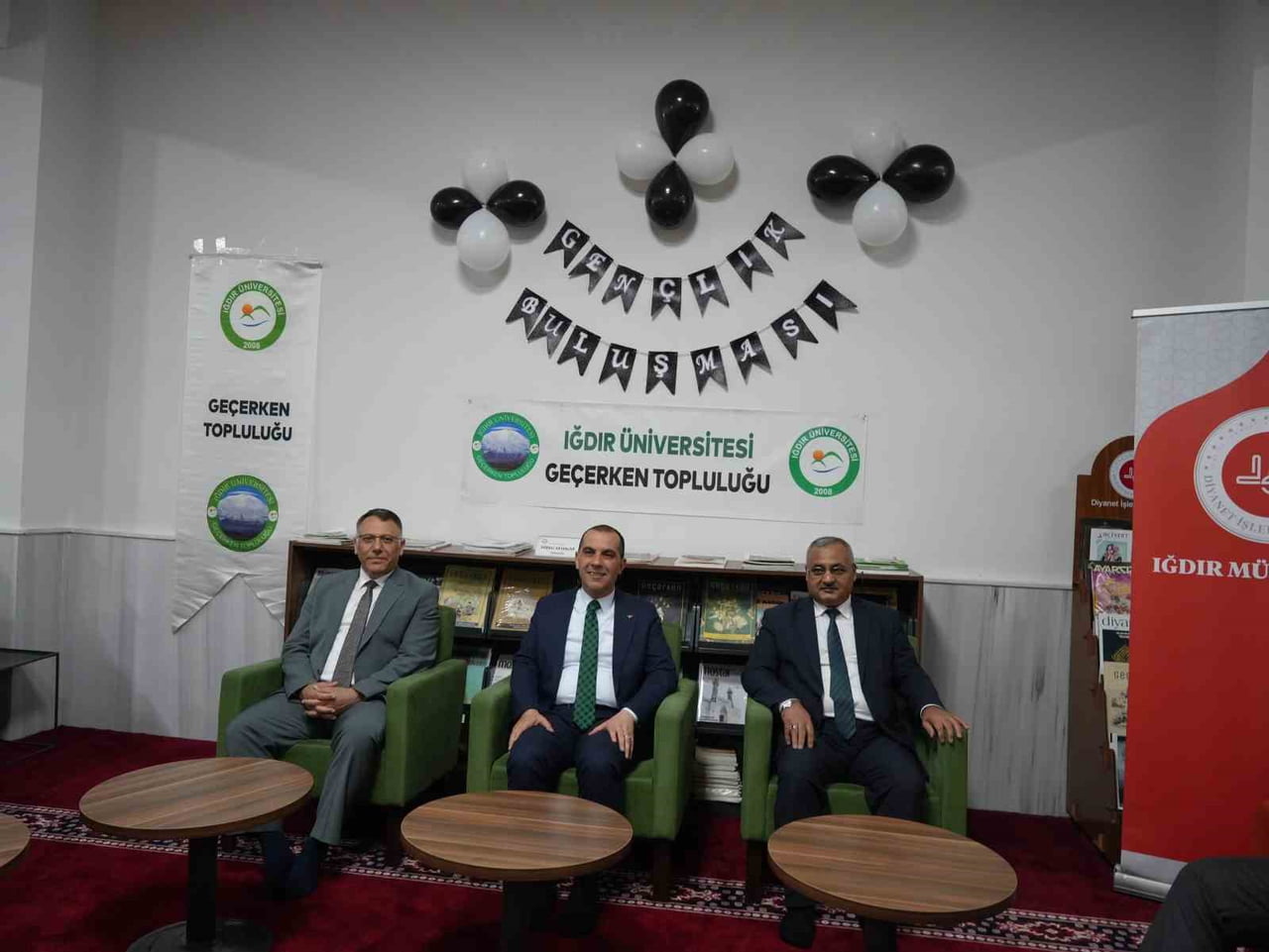 IĞDIR ÜNİVERSİTESİ REKTÖRÜ PROF. DR. EKREM GÜREL, IĞDIR VALİSİ M. FIRAT TAŞOLAR VE IĞDIR İL...