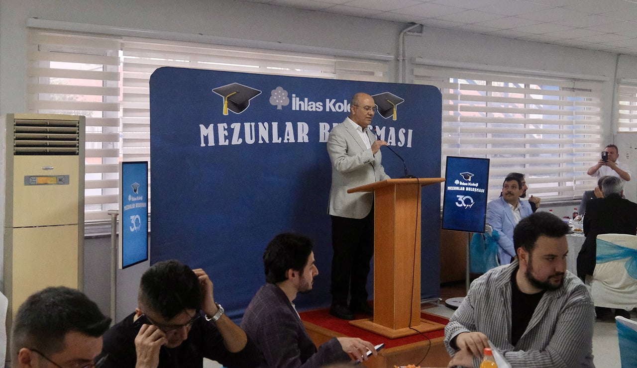 İHLAS KOLEJİ GENEL MÜDÜRÜ HAKKI OKUR KONUŞMA YAPTI