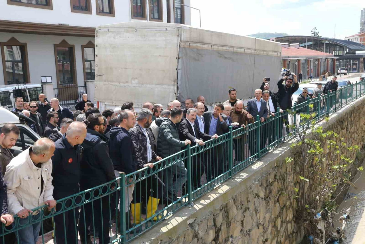 İL GENELİNDE ETKİLİ OLAN KUVVETLİ YAĞIŞLARIN ARDINDAN 12 MAYIS SALI AKŞAMI YAŞANAN TAŞKIN SONRASI...