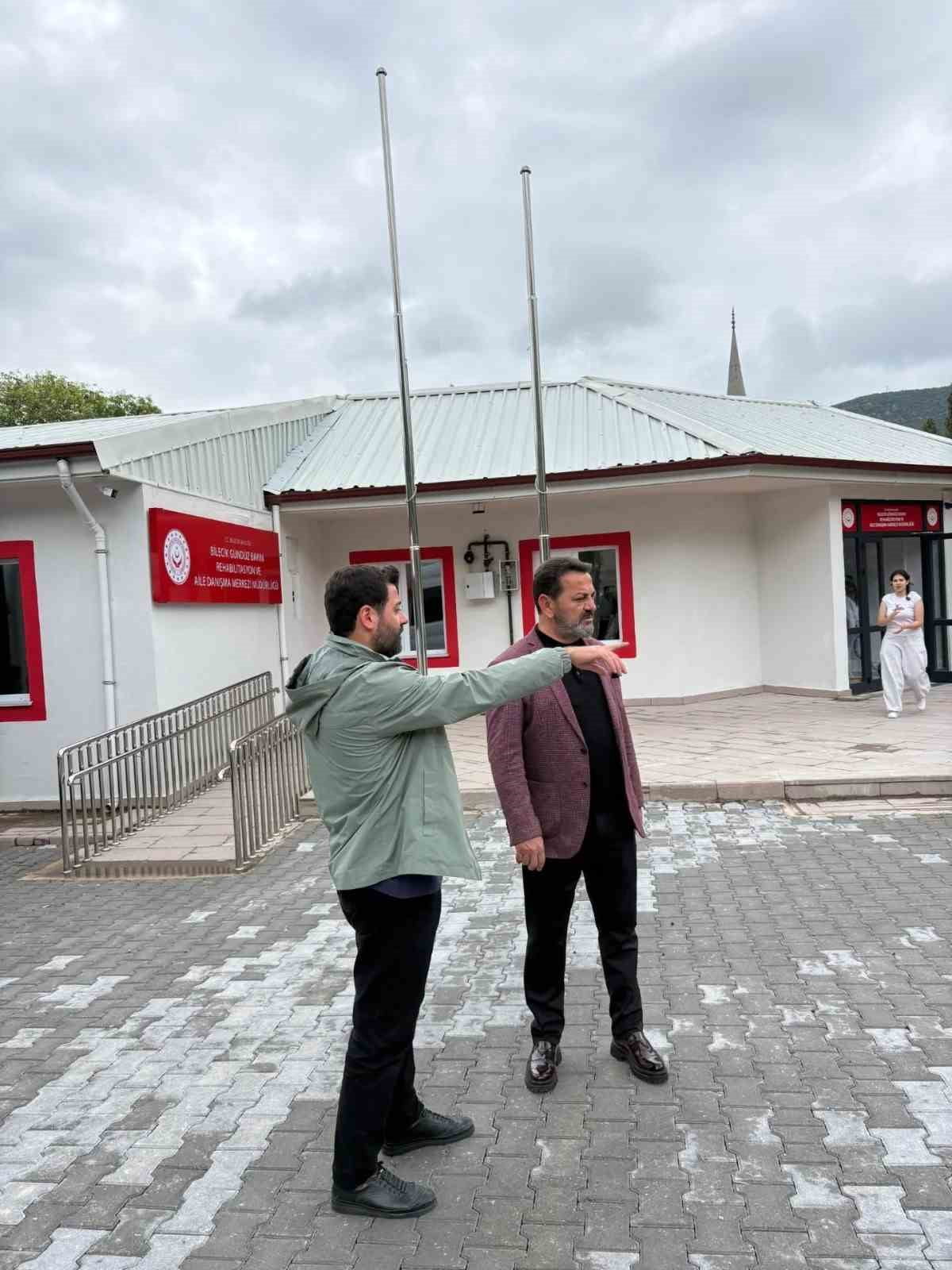 İL MÜDÜRÜ İLHAN, YENİ HİZMET BİNASINDA İNCELEMELERDE BULUNDU
