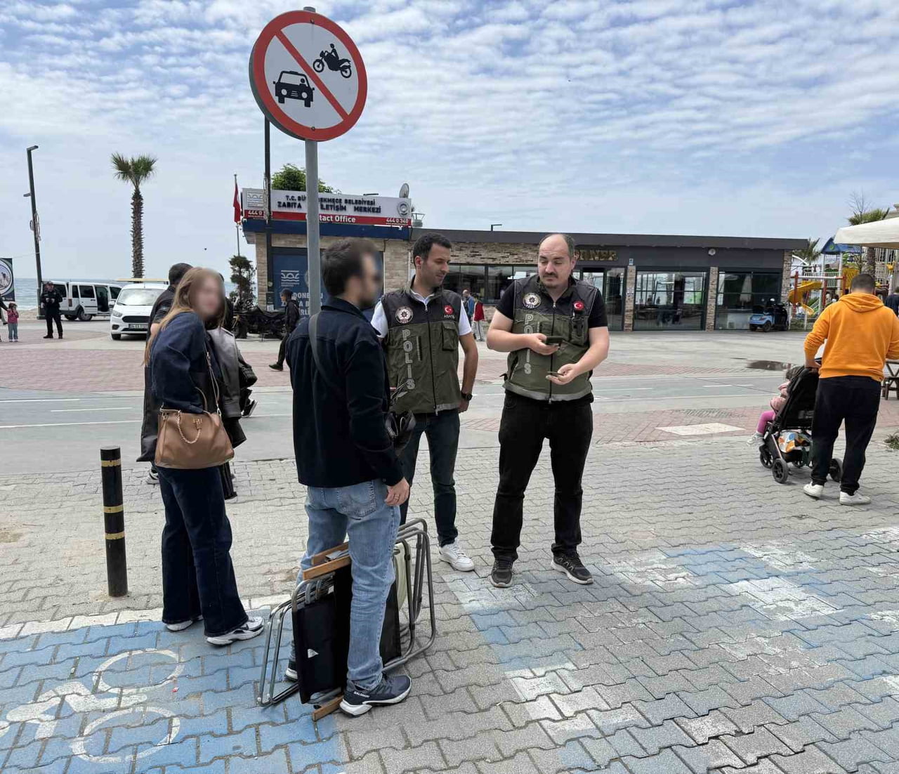 İLÇE EMNİYET MÜDÜRLÜĞÜ’NE BAĞLI EKİPLER, HAVALARIN ISINMASIYLA BİRLİKTE OLASI ASAYİŞ OLAYLARININ...