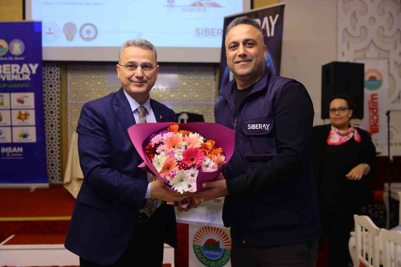 İLKAIDM BELEDİYESİ VE İLKADIM KENT KONSEYİ TARAFINDAN, İNTERNET VE TEKNOLOJİ KULLANIMINDA DİKKAT...