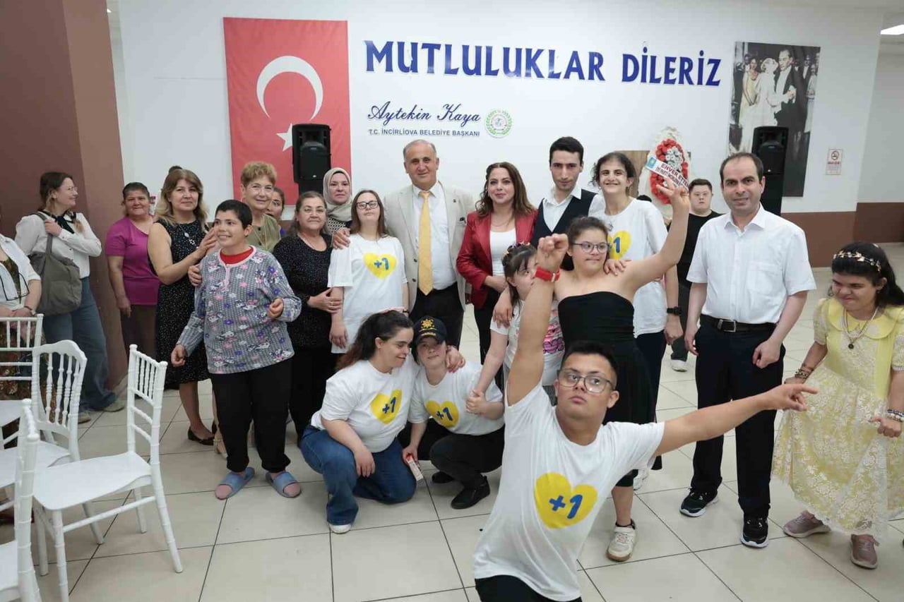 İNCİRLİOVA'DA ENGELLİ GENÇLER İÇİN ASKER EĞLENCESİ