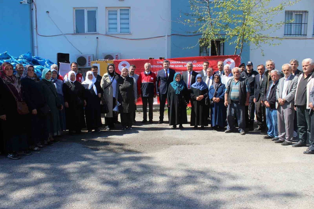 İNEBOLU İLÇE TARIM VE ORMAN MÜDÜRLÜĞÜ TARAFINDAN ÇİFTÇİLERE 124 BİN ADET SEBZE FİDESİ DAĞITILDI....