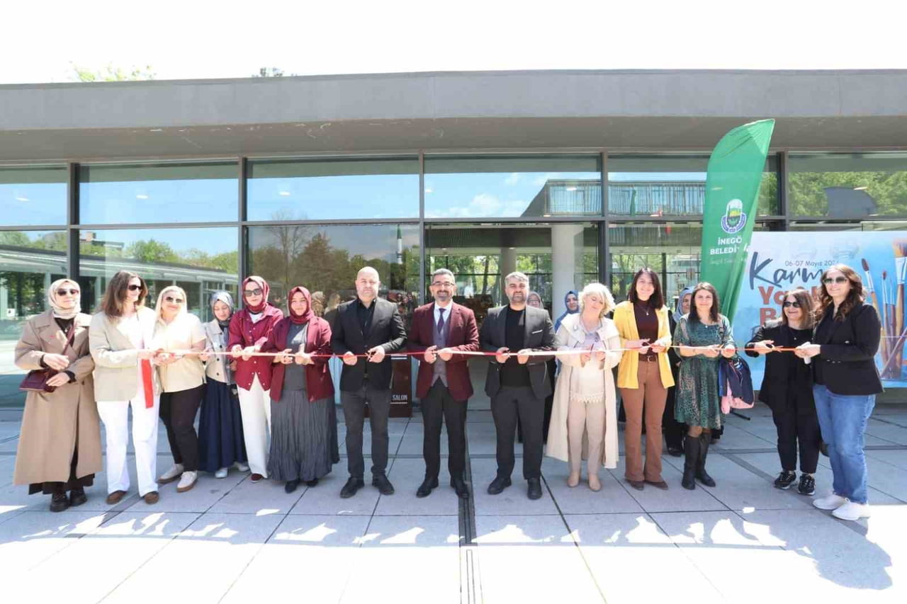İNEGÖL BELEDİYESİ SANAT VE MESLEK EĞİTİMİ KURSLARINDA (İNESMEK) YAĞLI BOYA RESİM KURSUNA KATILAN...