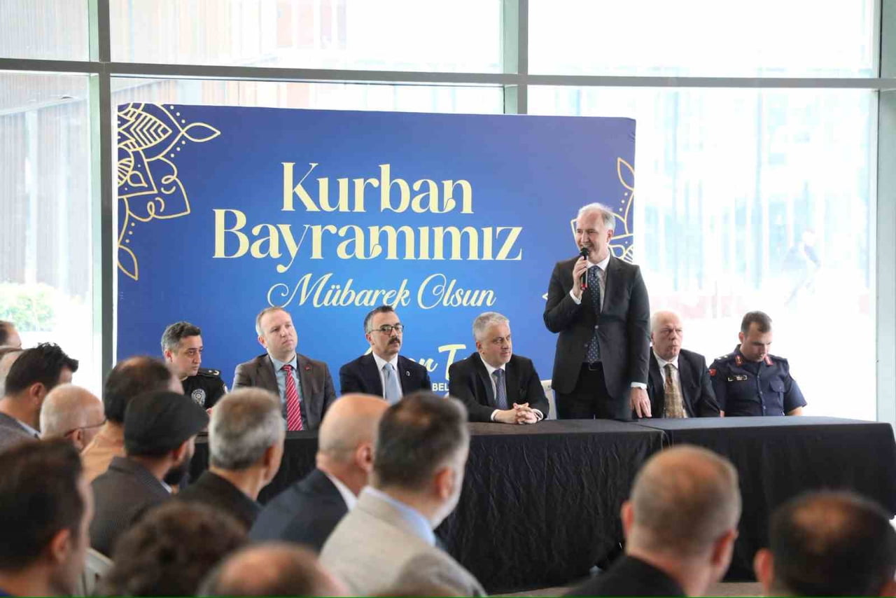 İNEGÖL’DE KURBAN BAYRAMI ÖNCESİ PROTOKOL BAYRAMLAŞMA TÖRENİ SON MESAİ GÜNÜNDE DÜZENLENDİ. BİRLİK...