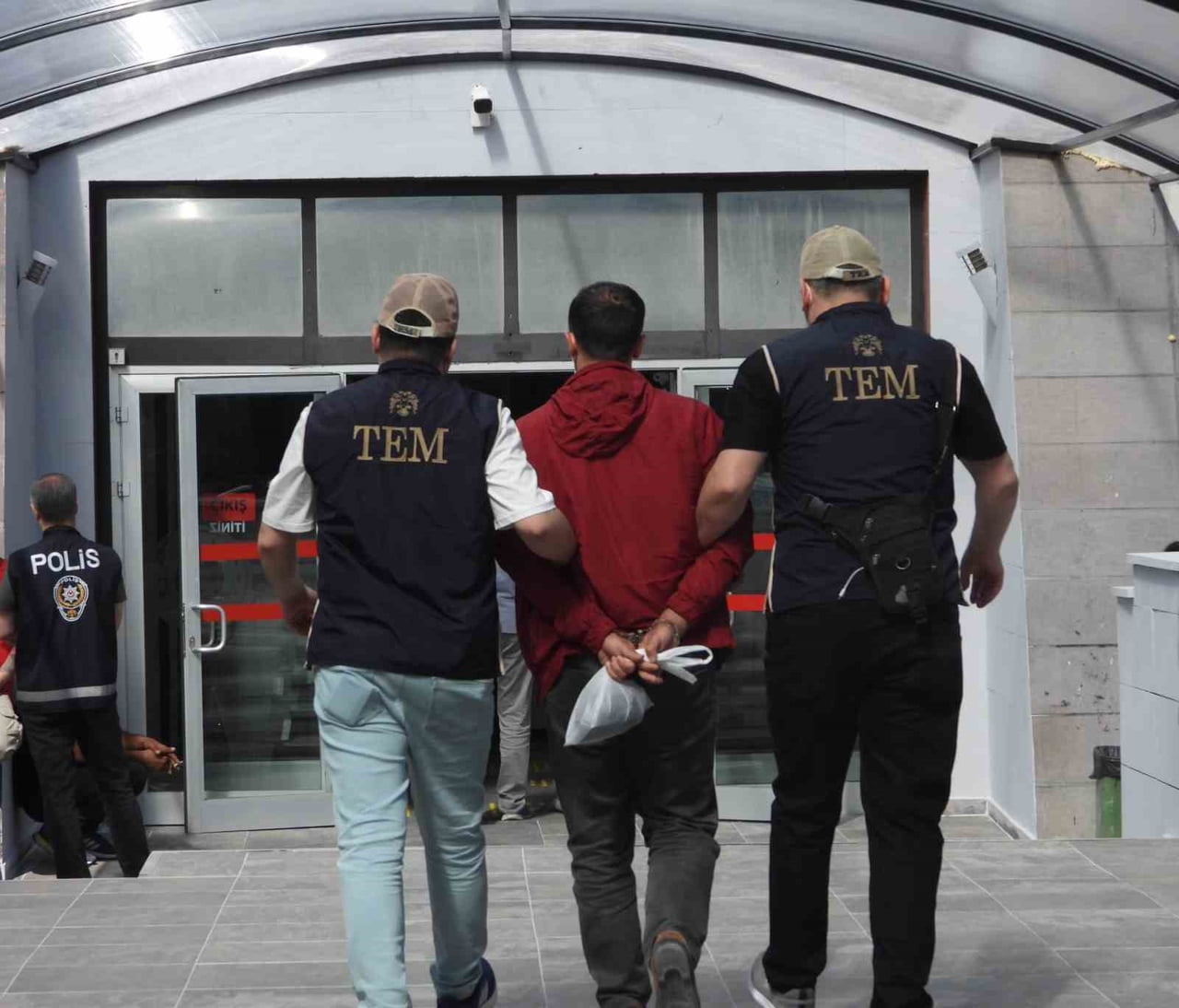 İNTERPOL TARAFINDAN KIRMIZI BÜLTENLE ARANDIĞI BELİRLENEN IRAK UYRUKLU SUHAİL MOHAMMED SALEMM...