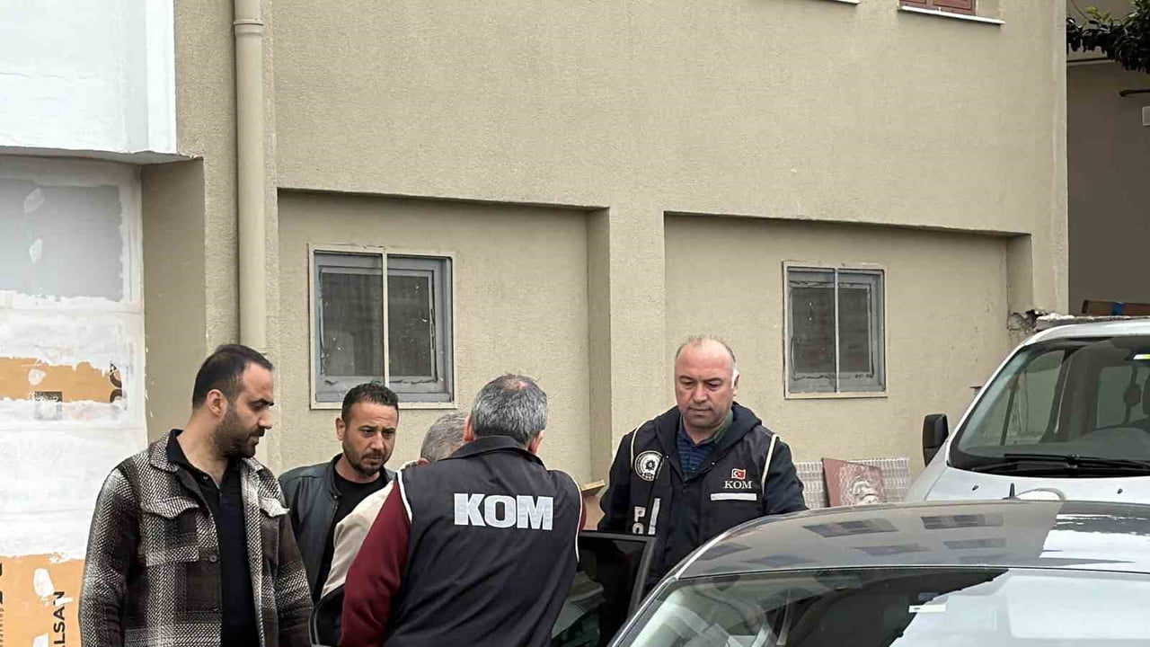 İRTİKAP SORUŞTURMASI KAPSAMINDA GÖZ ALTINA ALINAN AKÇAKOCA BELEDİYE BAŞKANI FİKRET ALBAYRAK...