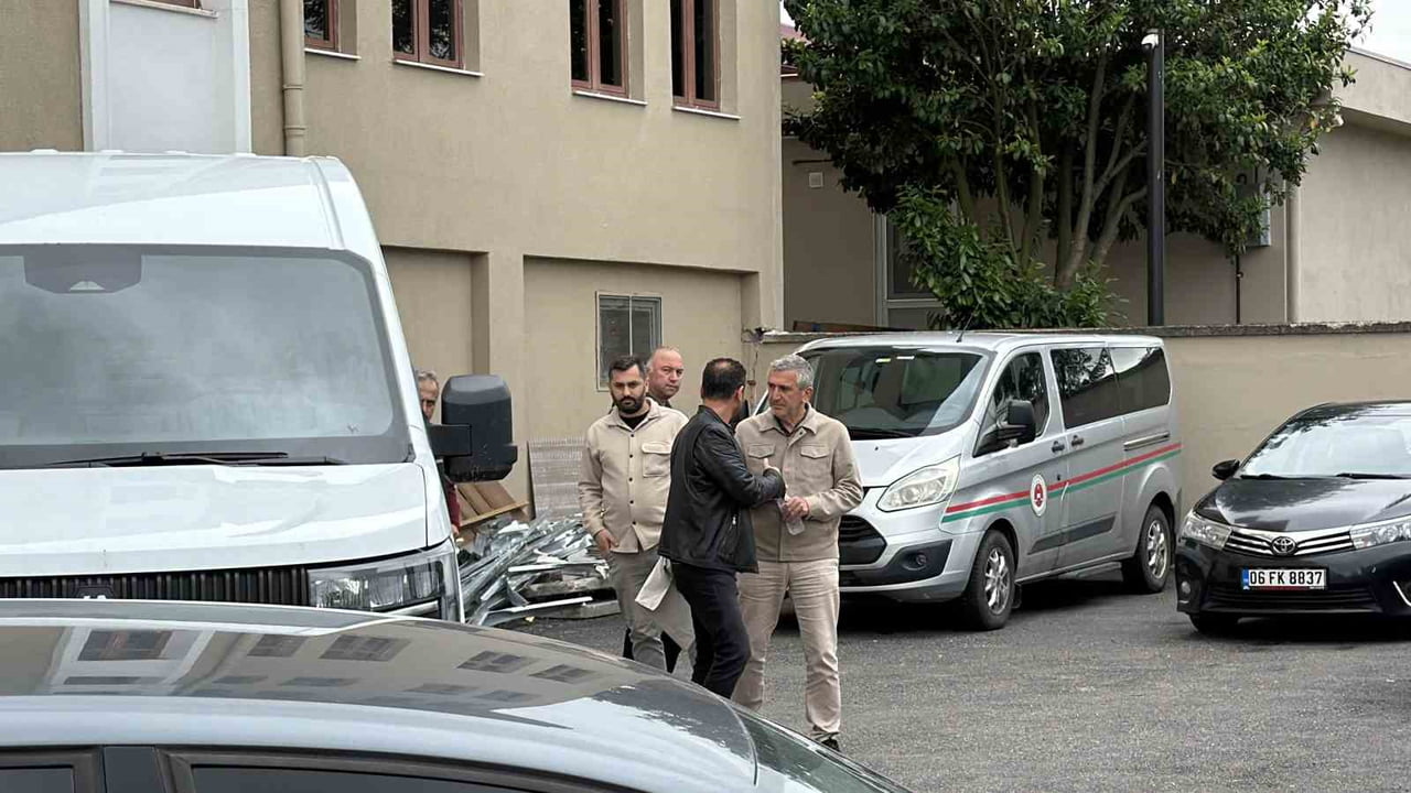 İRTİKAP SORUŞTURMASI KAPSAMINDA GÖZ ALTINA ALINAN AKÇAKOCA BELEDİYE BAŞKANI FİKRET ALBAYRAK...