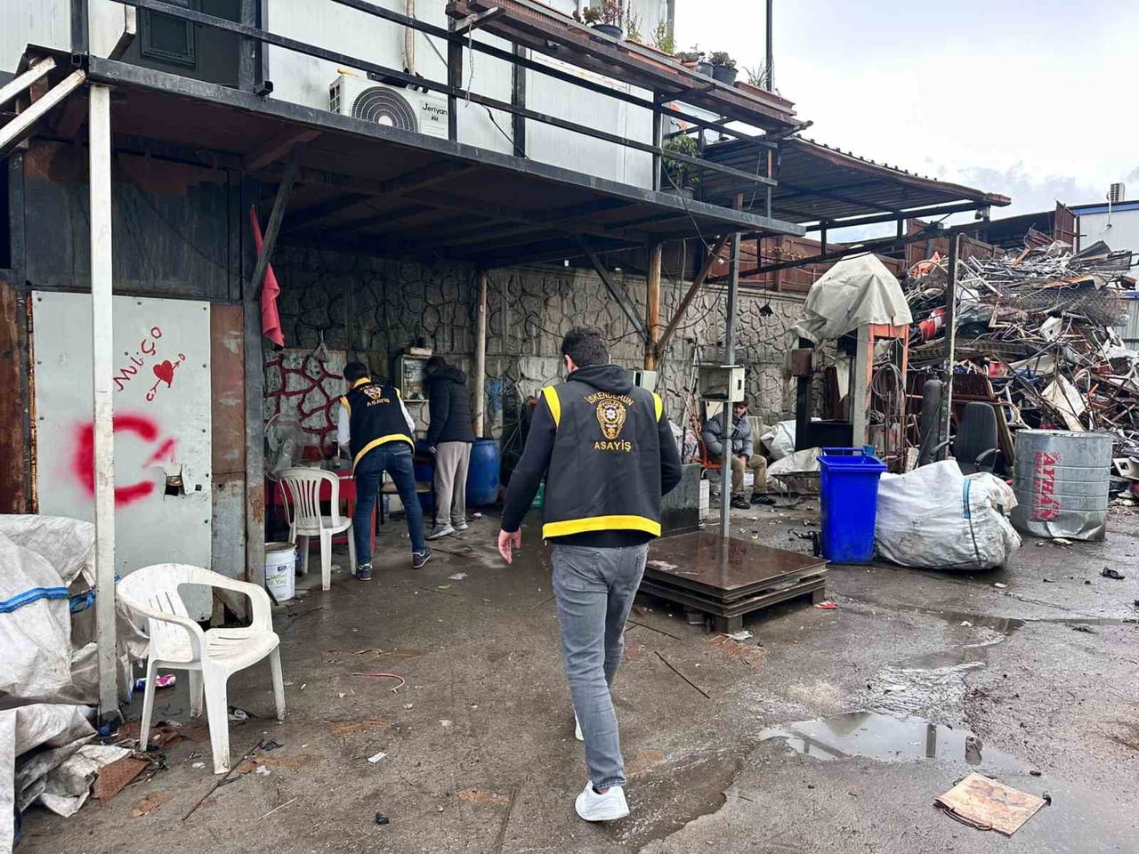 İSKENDERUN VE DÖRTYOL’DA HURDACILARA YÖNELİK DENETİMLERDE EKSİKLERİ BULUNAN İŞ YERLERİNE İDARİ...