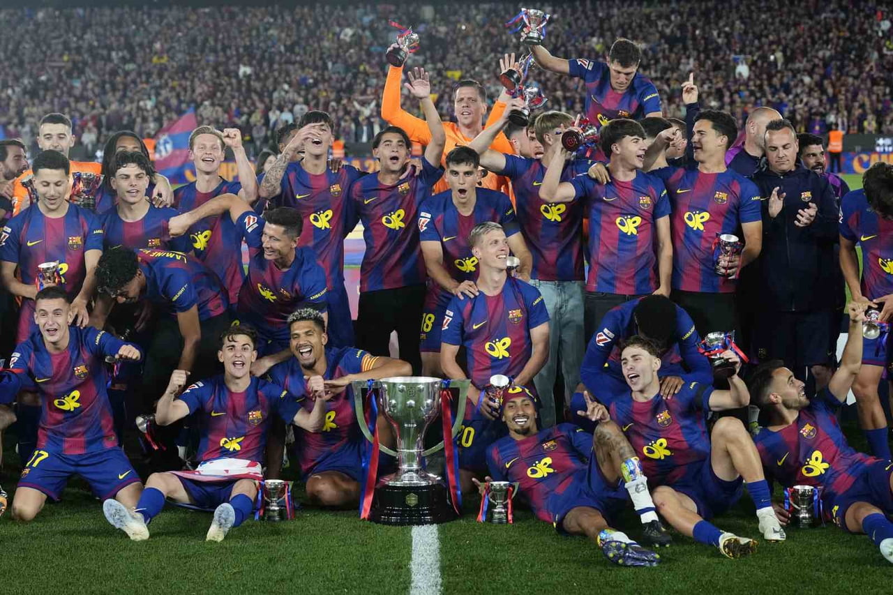 İSPANYA LA LİGA'NIN 35. HAFTASINDA BARCELONA, SAHASINDA REAL MADRİD'İ 2-0 MAĞLUP EDEREK SEZON...