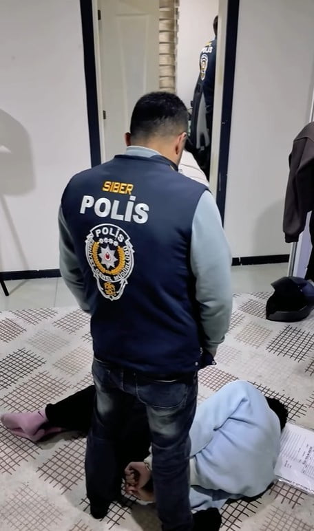 ISPARTA MERKEZLİ 6 İLDE DÜZENLENEN EŞ ZAMANLI OPERASYONDA, İNTERNET ÜZERİNDEN “YEDEK OTO PARÇA”...