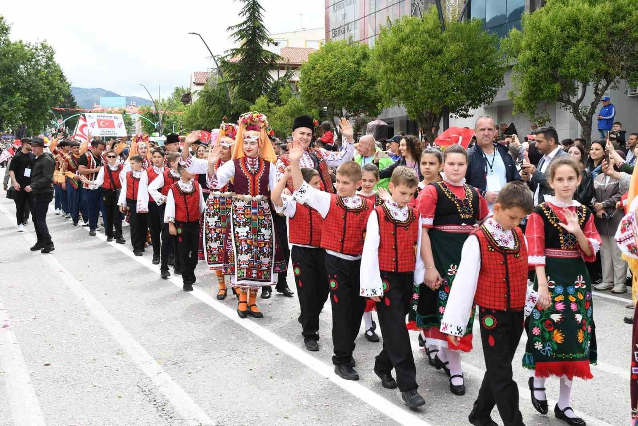 ISPARTA ULUSLARARASI GÜL FESTİVALİ, 5-7 HAZİRAN TARİHLERİNDE GERÇEKLEŞTİRİLECEK. FESTİVAL...