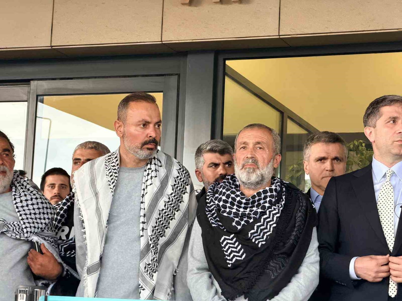 İSRAİL’İN GAZZE’YE İNSANİ YARDIM GÖTÜRMEK AMACIYLA YOLA ÇIKAN KÜRESEL SUMUD FİLOSU’NA YÖNELİK...