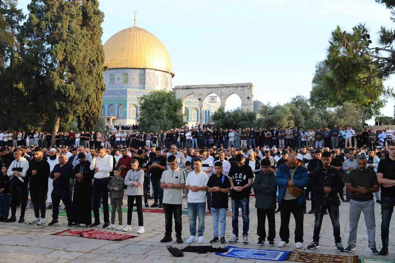 İSRAİL İŞGALİ ALTINDAKİ DOĞU KUDÜS'TE 140 BİN KİŞİ, KURBAN BAYRAMI NAMAZINI MÜSLÜMANLARIN İLK...
