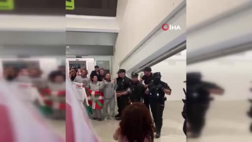 İsrail tarafından uluslararası sularda alıkonulan Küresel Sumud Filosu’ndaki İspanyol...