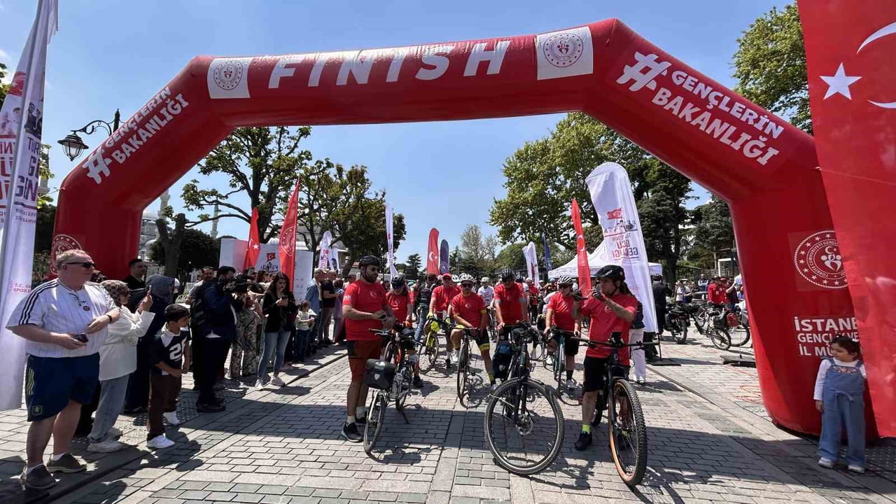 İSTANBUL'DA 19 MAYIS ATATÜRK'Ü ANMA, GENÇLİK VE SPOR BAYRAMI KAPSAMINDA DÜZENLENEN ETKİNLİĞE...