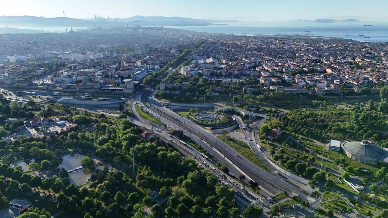 İSTANBUL'DA KURBAN BAYRAMI'NIN İLK SABAHI TRAFİK BOŞ KALDI.