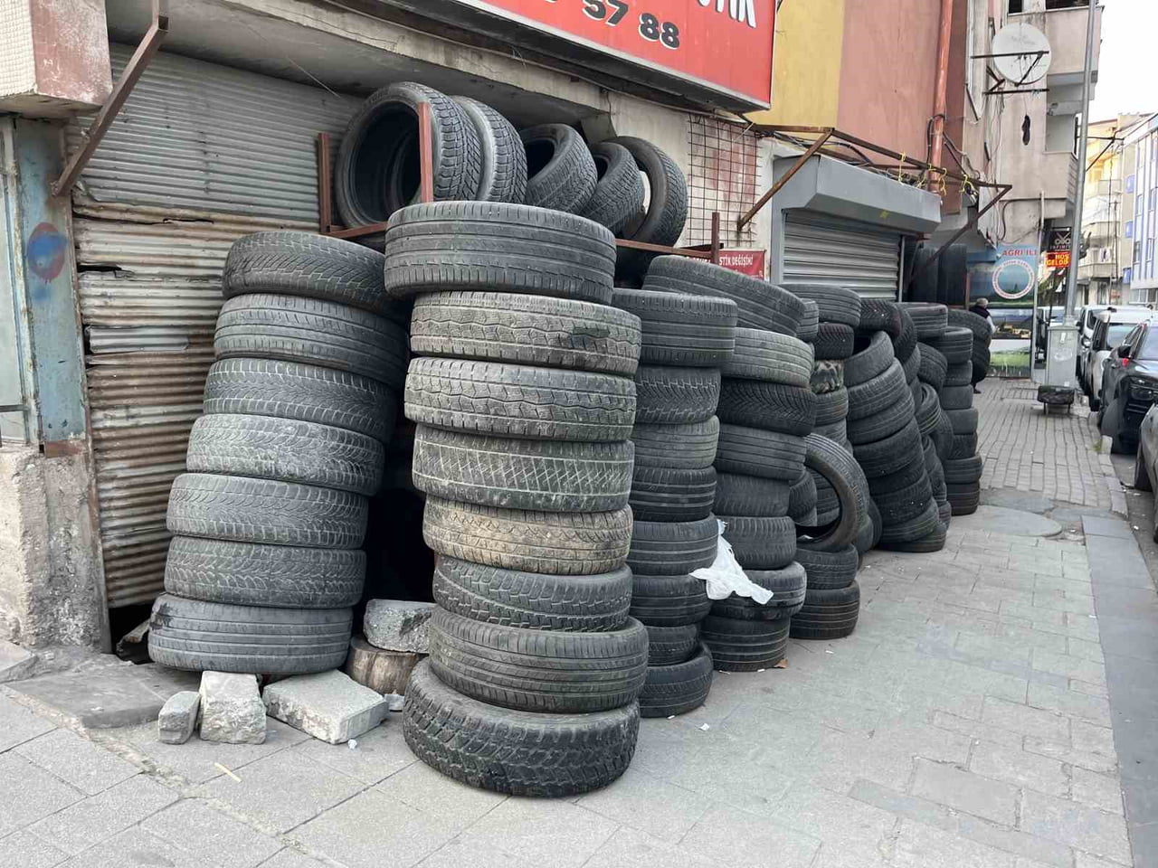 İSTANBUL BAĞCILAR'DA RESUL DOĞANTAN'DAN TİCARET İÇİN YAKLAŞIK 2 MİLYON LİRA BORÇ ALAN ADAMIN...