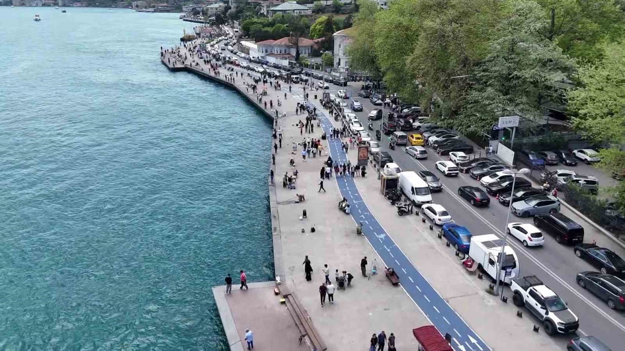 İSTANBUL’DA ETKİLİ OLAN GÜNEŞLİ HAVAYI FIRSAT BİLEN VATANDAŞLAR, KENTİN GÖZDE SAHİL NOKTALARINDAN...
