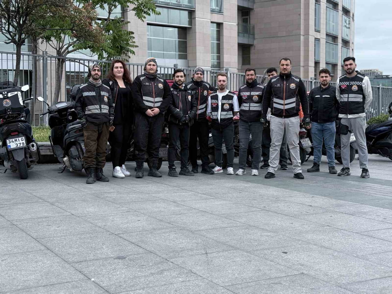 İSTANBUL’DA MOTOKURYELER, ALIŞVERİŞ MERKEZLERİ (AVM) VE SİTELERE GİRİŞLERDE YAŞADIKLARI SORUNLARA...